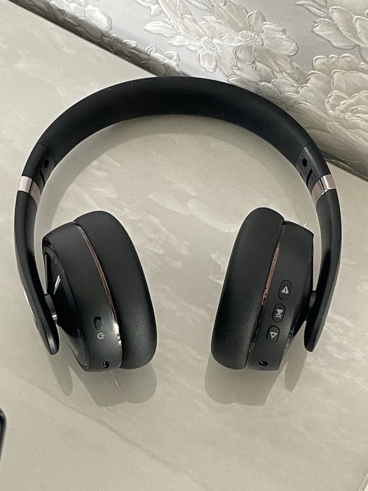 Наушник безпроводной