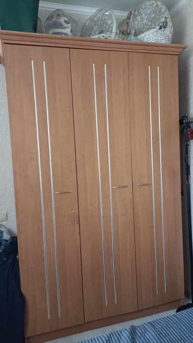 Продам спальный гарнитур