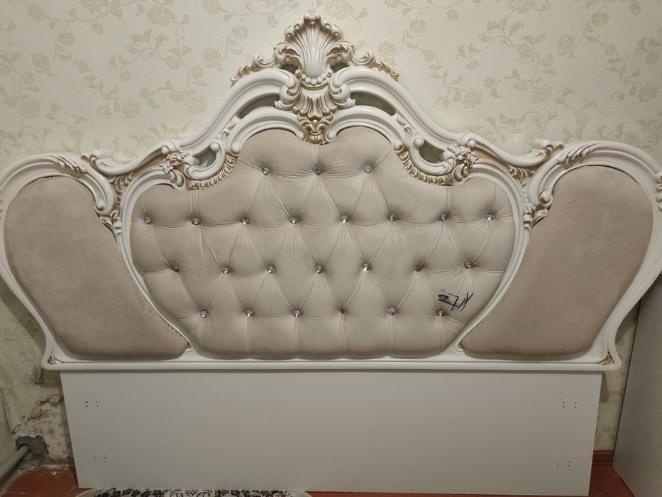 Шкаф, кравать, тумбочка