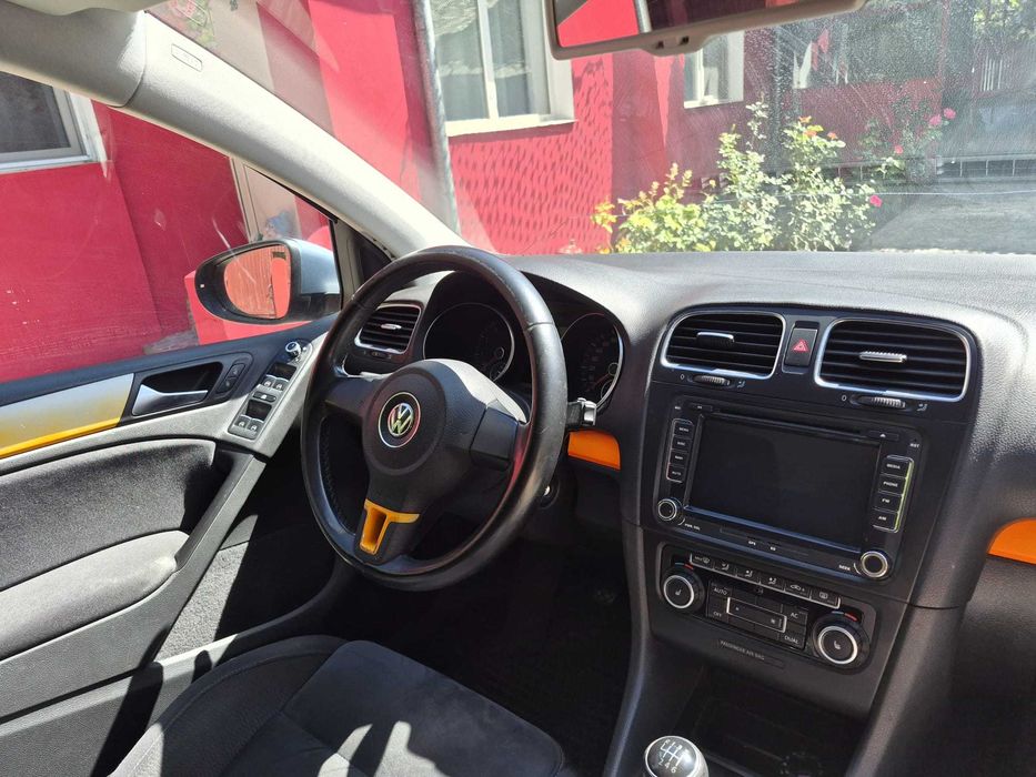 Golf VI An 2009 benzina  cutie manuala 140.000 km reali navigatie clima
