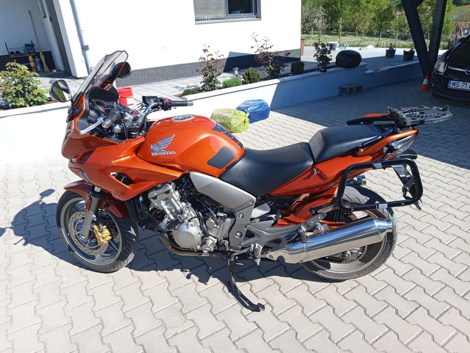 Vând Honda CBF 1000