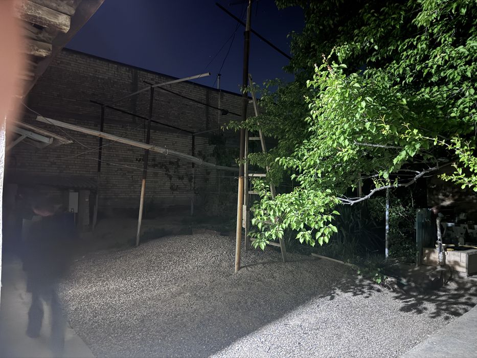 Qibray bugor 8 sotik UY SOTILADI