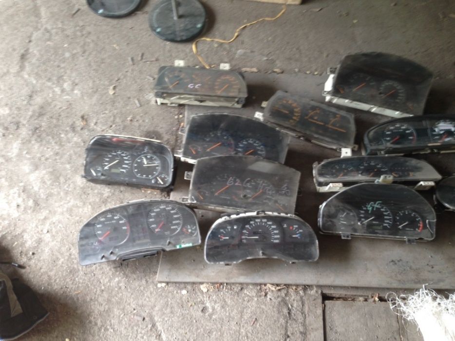 Продам щитки приборов