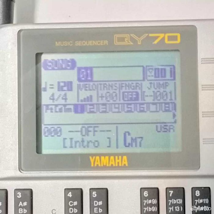 Yamaha QY70 как новый