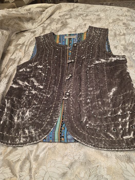 Продам платья, шапан.