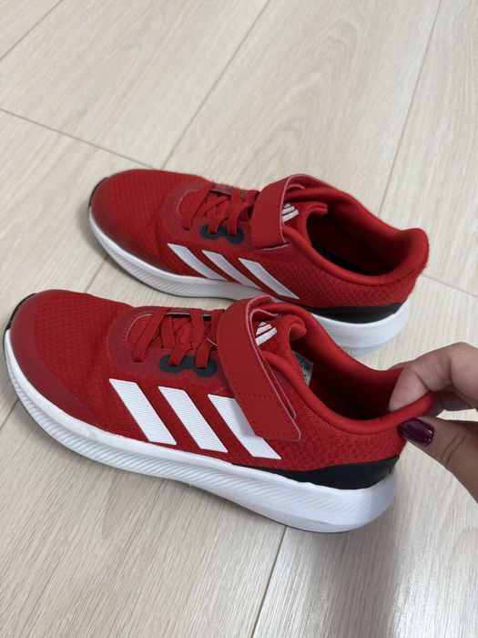 Кроссовка адидас для девочек