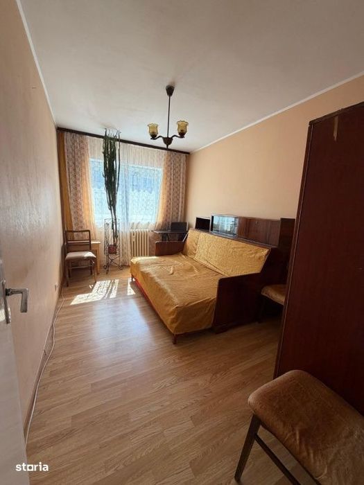 Apartament 3 camere + boxa, etaj intermediar, Radauti
