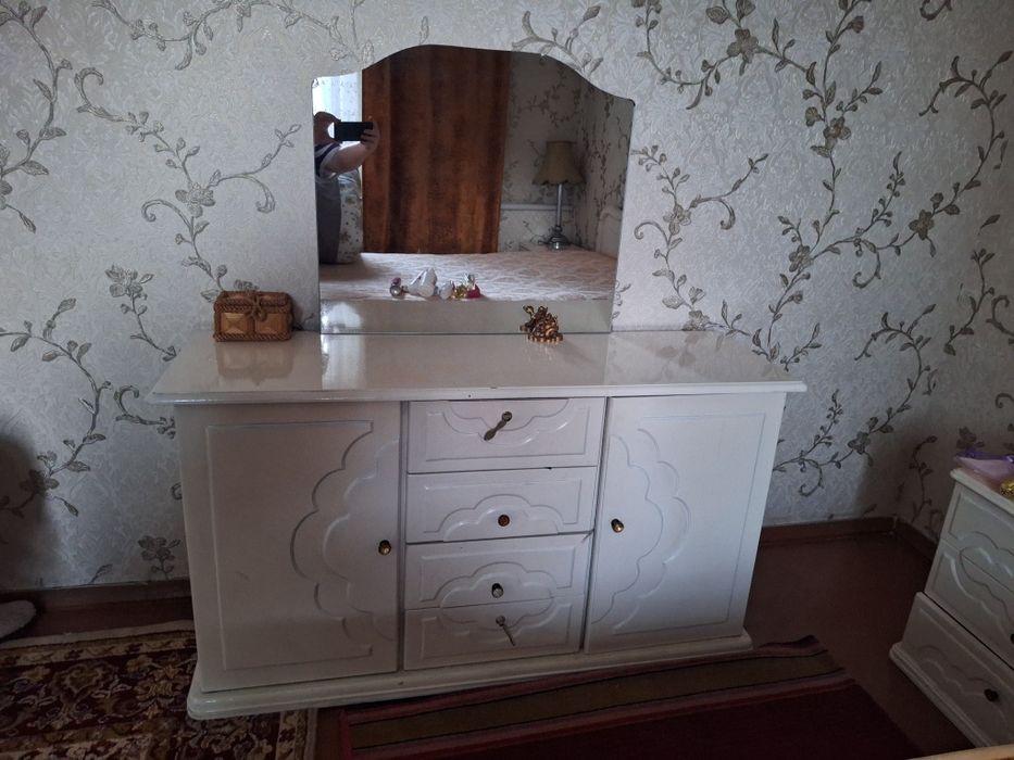 Спальный гарнитур