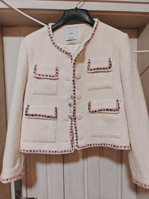 Елегантно бяло-розово сако