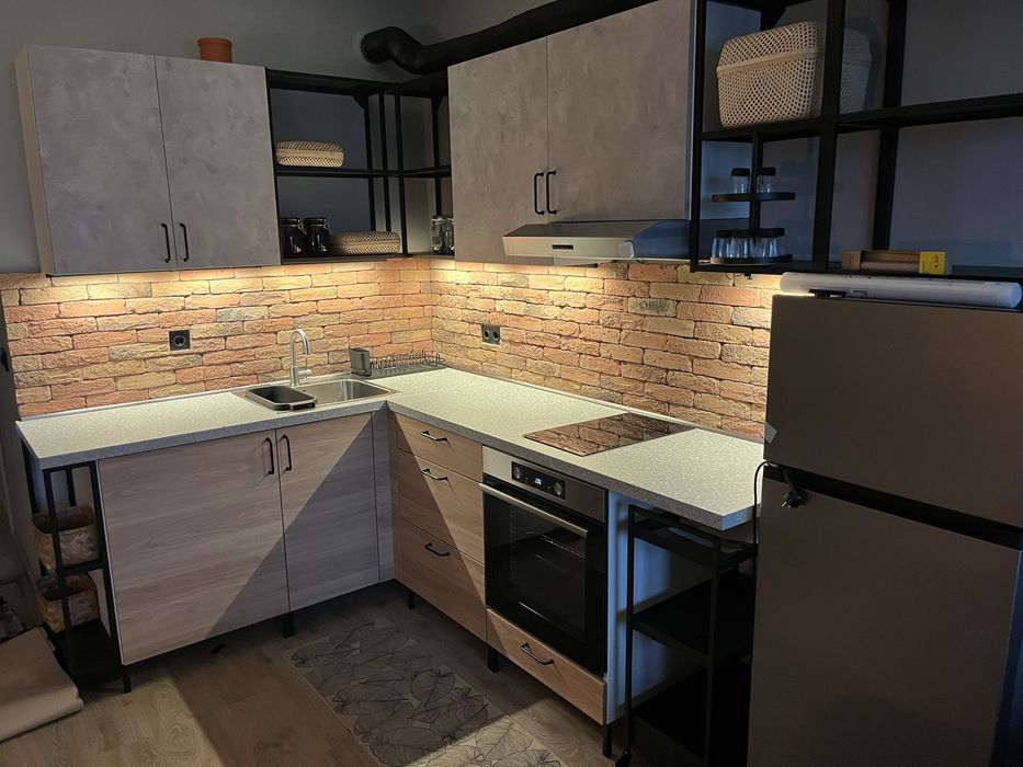 Дава се под наем Двустаен апартамент в Варна, Победа - 76 кв.м за 561 € - Снимка #1