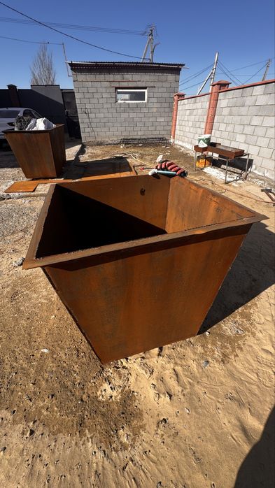 Новый мусорный контейнер