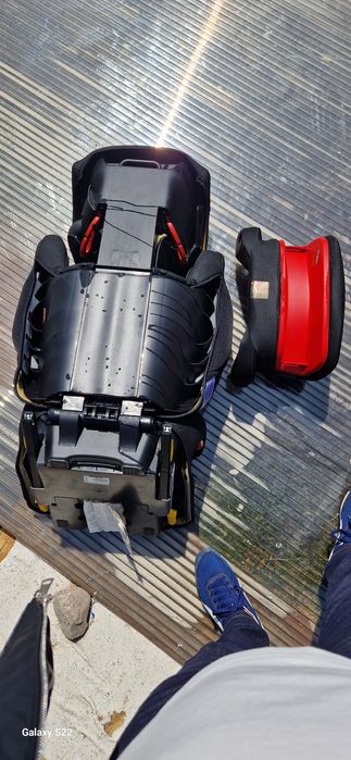 Продам срочно детское авто кресло