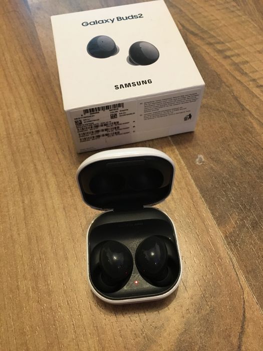 Samsung Galaxy Buds2 + husă de protecție