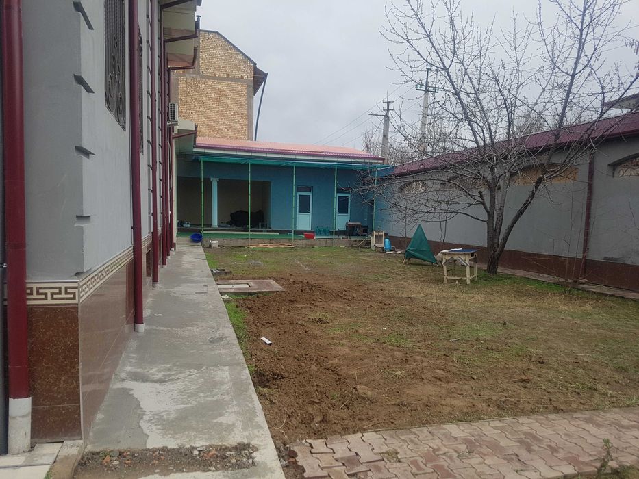 ховли 8 соти 2  этаж сотилади