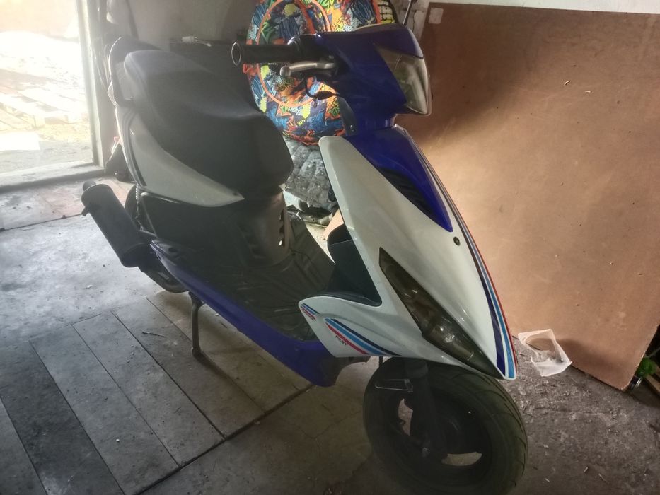 Продам скутер 50 кубов