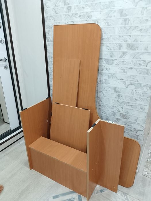 Отдам бесплатно компьютерный стол