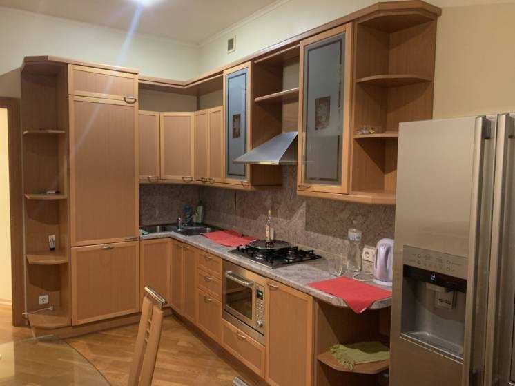 Дава се под наем Двустаен апартамент в София, Център - 67 кв.м за 408 € - Снимка #1