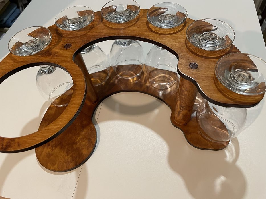 Minibar cu 6 pahare de vin