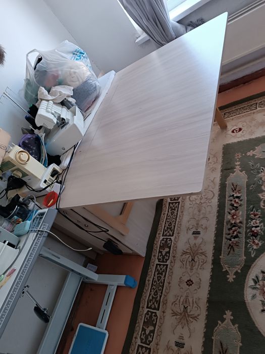 Продам стол книшка для швей
