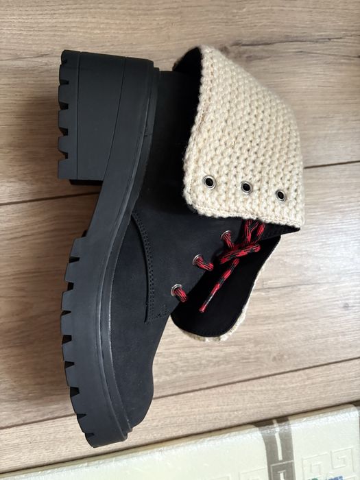 Продам женские ботинки Skechers