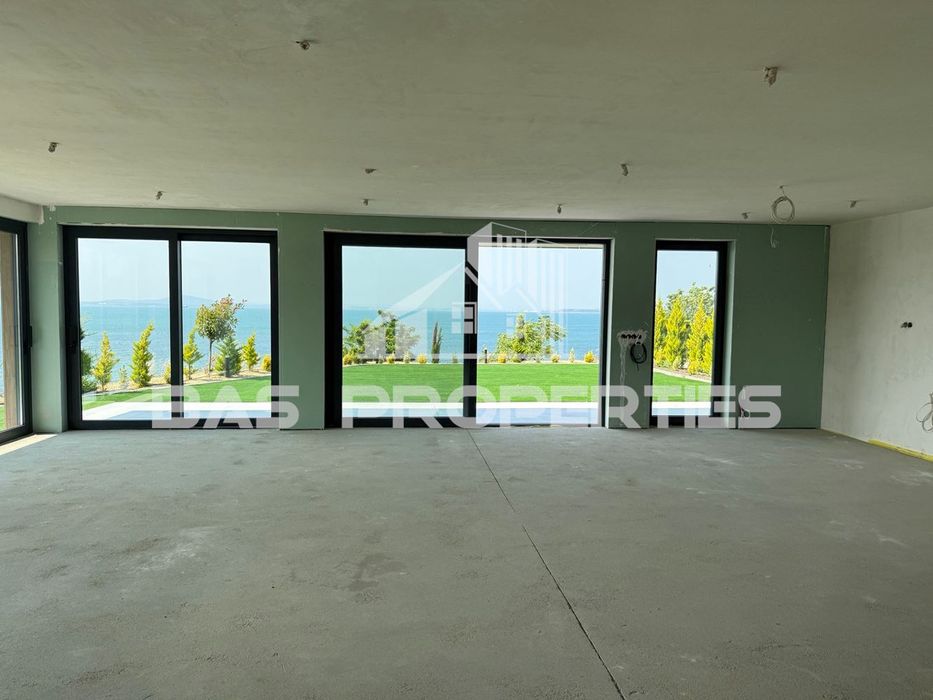 Къща в Бургас-Сарафово площ 317