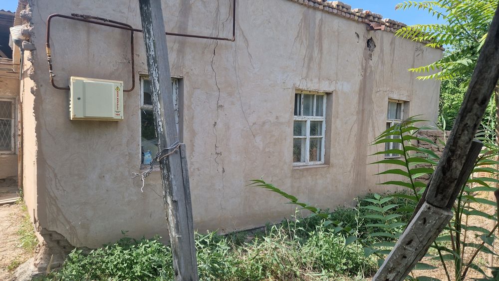 уй сатылады ул.лесхозная6 40-жыл мектеб касында29маршрут журеде