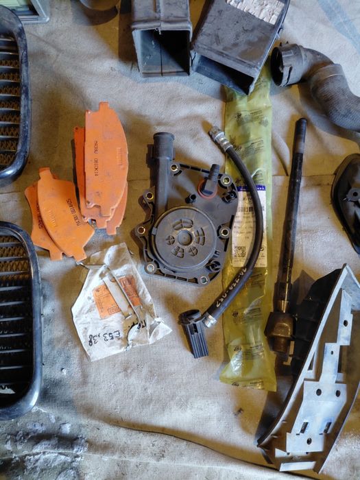 Продам запчасти на БМВ е39 и е38