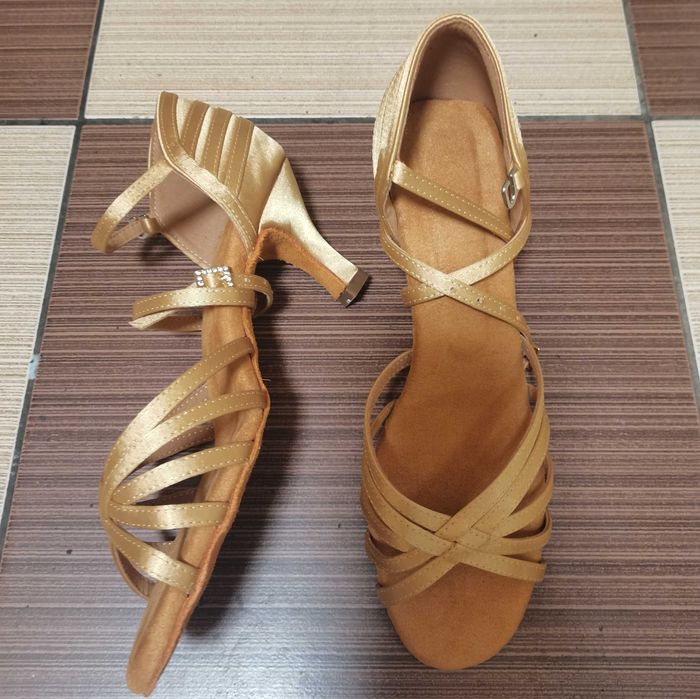 Sandale noi dansuri latino