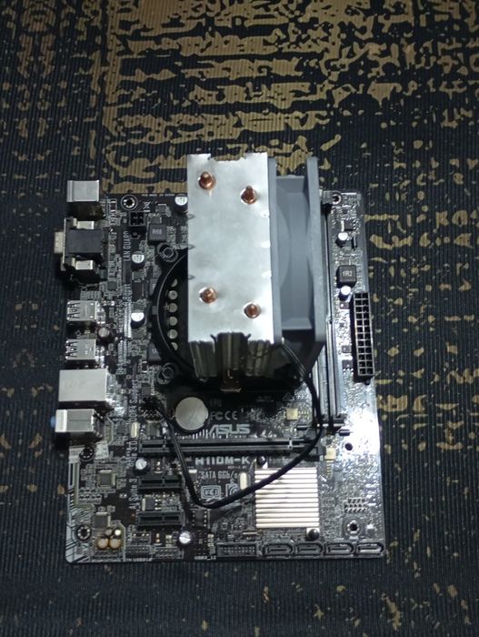 Продам материнскую плату Asus.