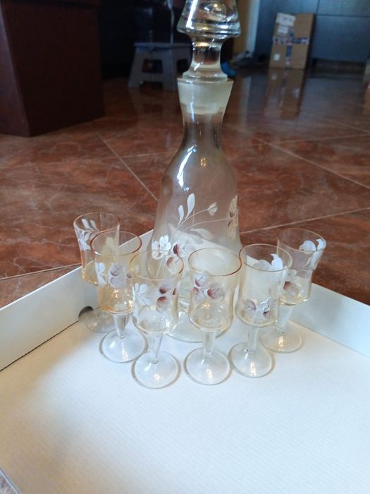 Serviciu de lichior și vin, doua seturi nefolosite, noi!