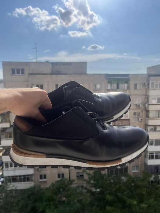 Vand adidasi Berluti Paris