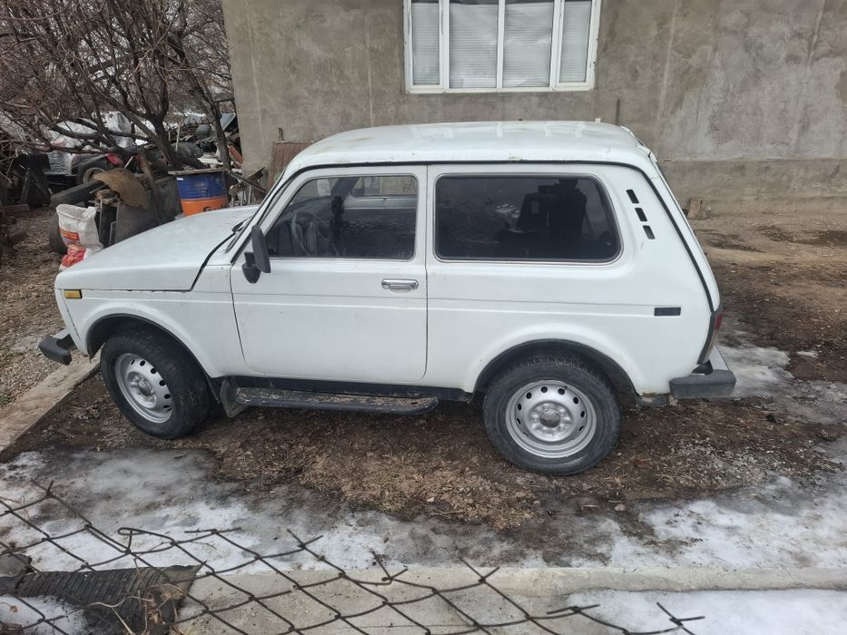 Нива 2121 год 2000