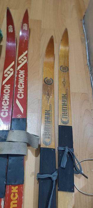 Продам советские лыжи детские  (высота 115-120см)
