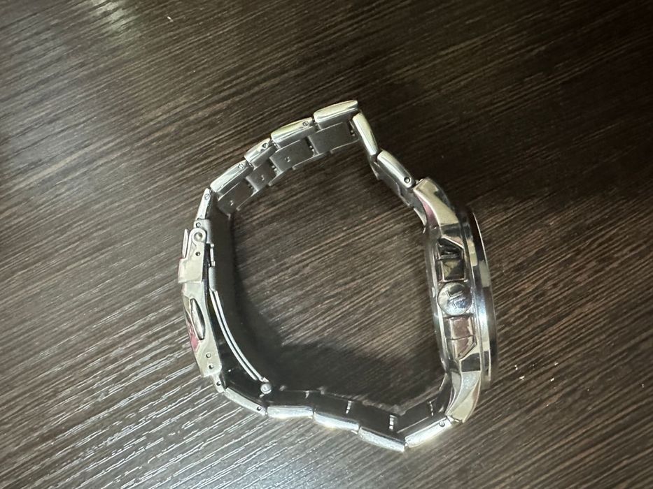 Продам часы фирмы Jasques Lemans