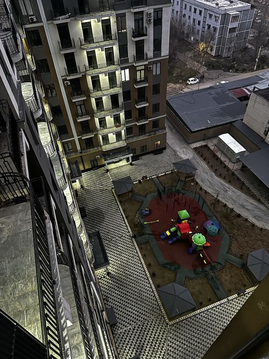 Продаётся 4- комнатная квартира в новостройке