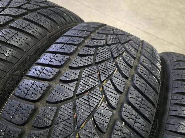 235/35/19 DUNLOP 4бр
