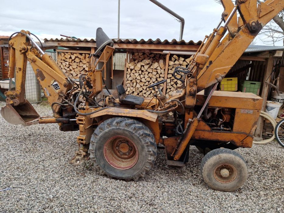 Mini buldoexcavator fai