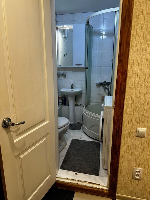 Продам 3 ком квартиру 2/5 в р-оне Бэста
