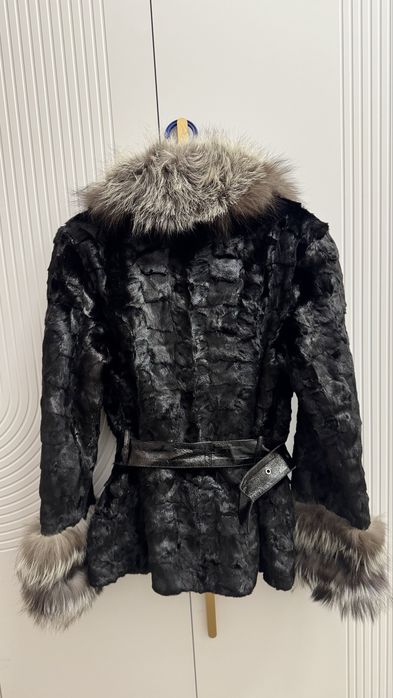 Натуральная шуба . Дешево