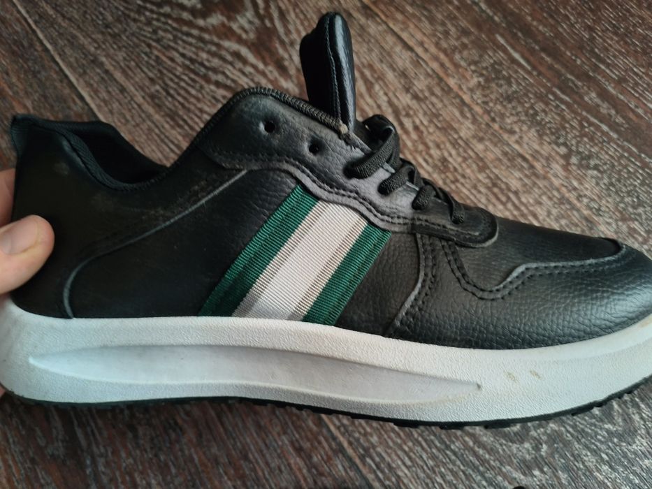 Новые демисезонные кроссовки