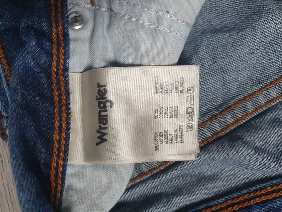 Blugi WRANGLER "Texas" - Marime W42 L34 (Talie 104 cm)