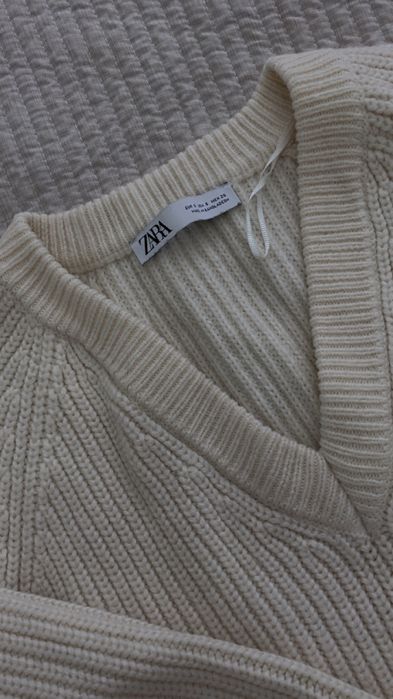 Дамска блуза Zara XS – като нова, носена веднъж.