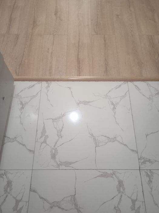 Продам  три упаковки кафеля