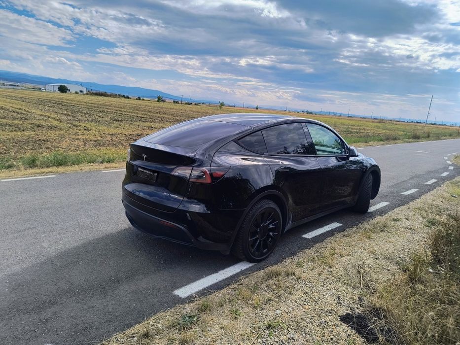 TESLA Model Y 2022 — imagine 2