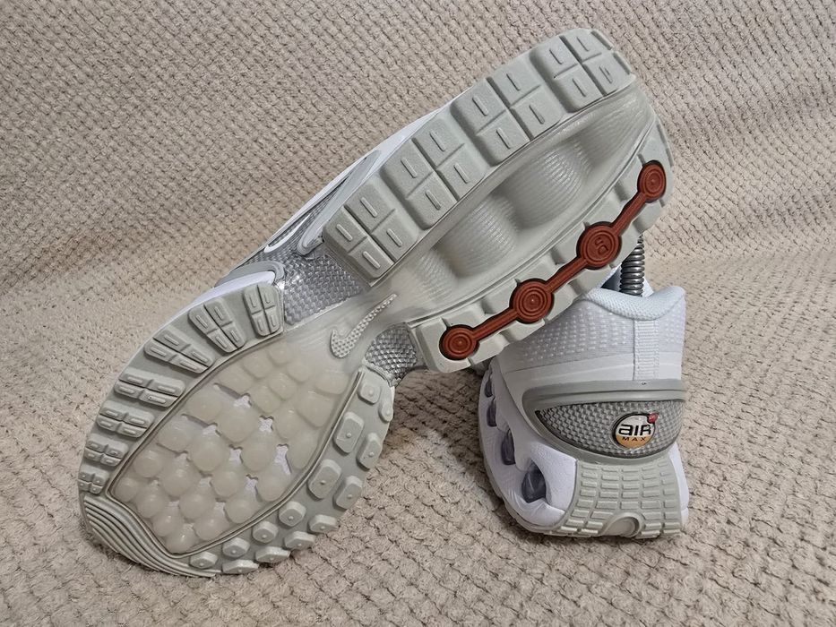 Nike Dn nr 41-45 pret 350 lei