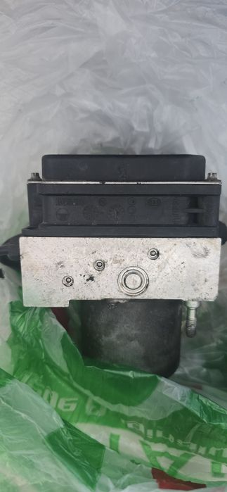 Vând Pompa ABS audi a6c6