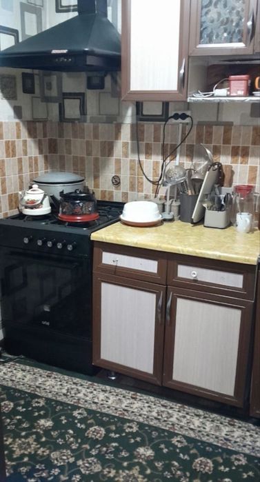 3 комнатная, Чиланзар 24, Средний Ремонт продаётся квартира  ~