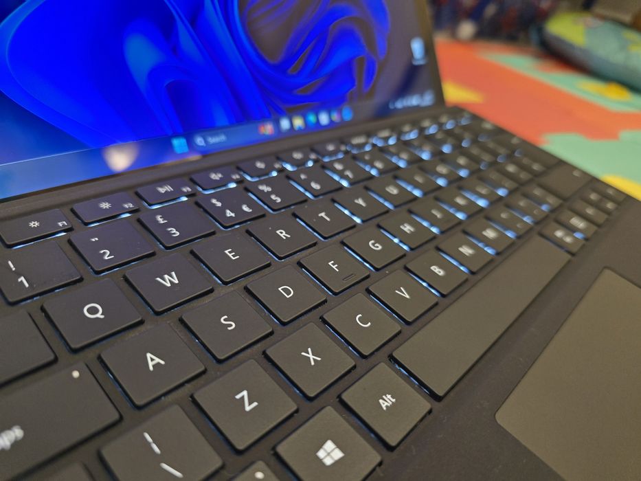 Microsoft Surface Pro 7+ / 1TB SSD / i5 11th / 8GB Ram