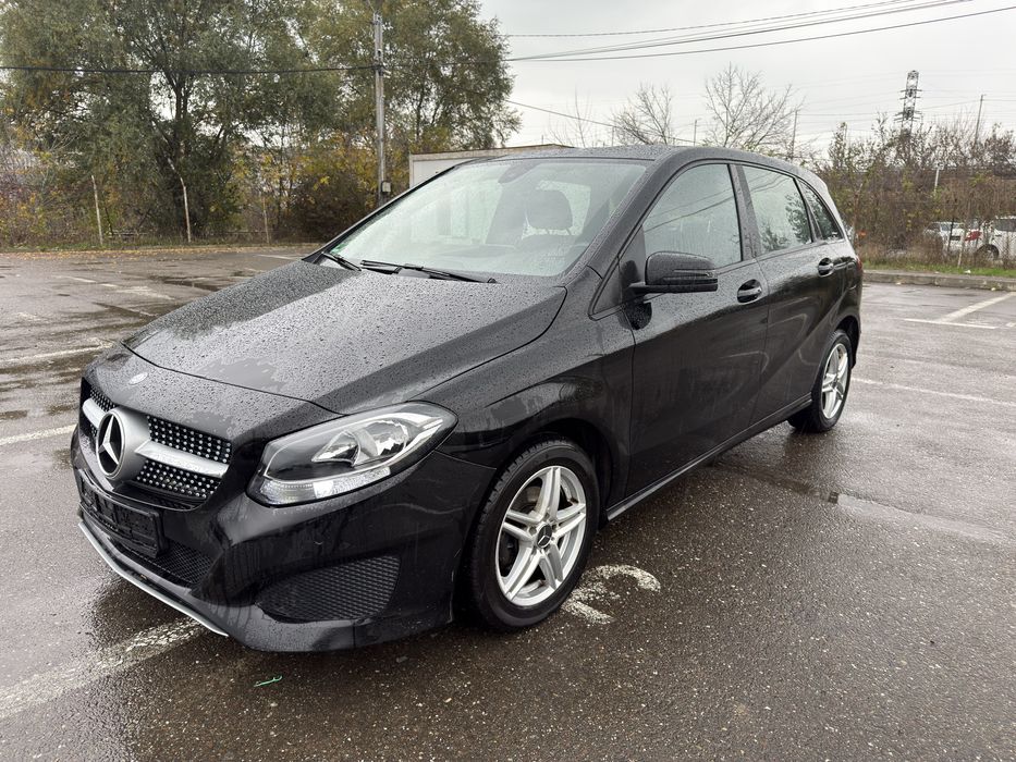 Mercedes-Benz B 180