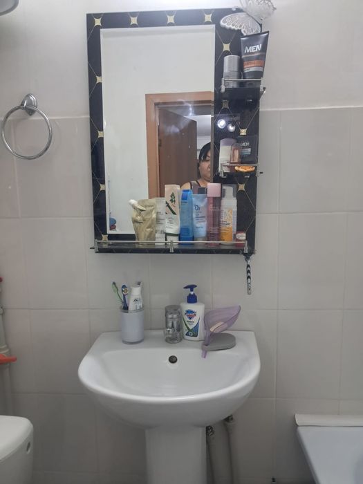 Продам раковину и зеркало